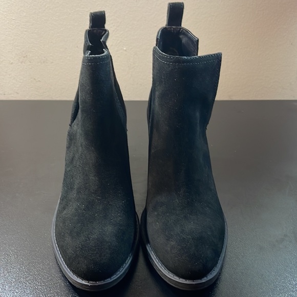 NIB $129R. Steve Madden Sharini Black Suede Bootie. Size 9 - Picture 11 of 15